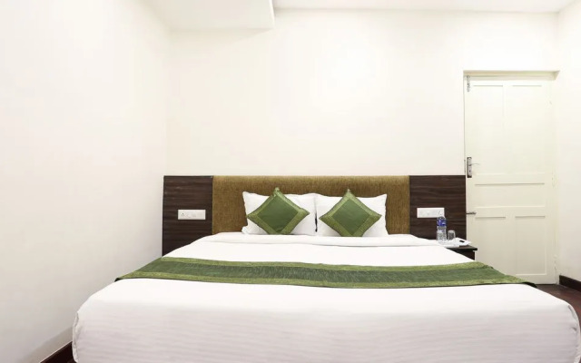 Treebo Cmks Habitat Center, Cochin