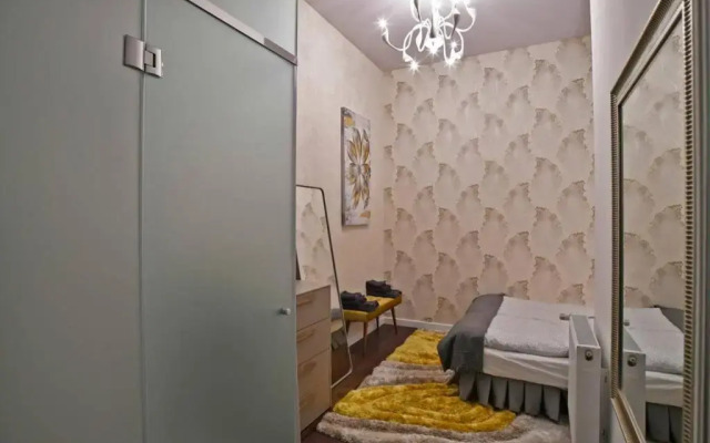 LuxuryFlat near centre on118 sqm, 3BR,2BTH,8bed,AC