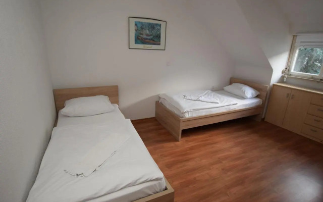 AB Apartment 06