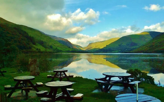 Pen-Y-Bont Hotel