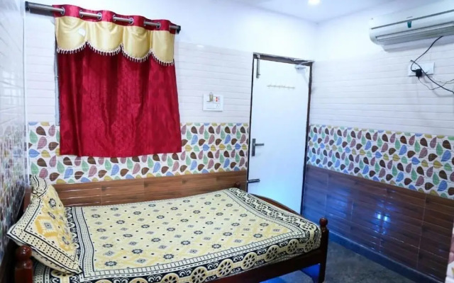 Sri Mahalakshmi Deluxe Lodge