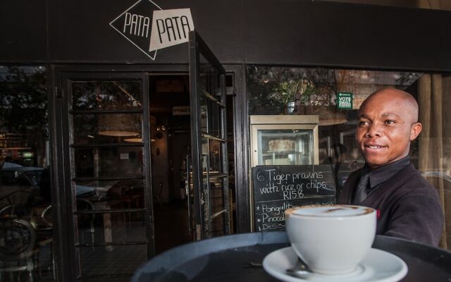 12 Decades Art Hotel