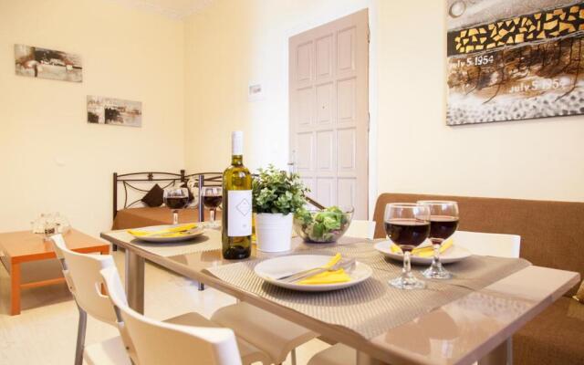 Tasoula Studios & Apartments