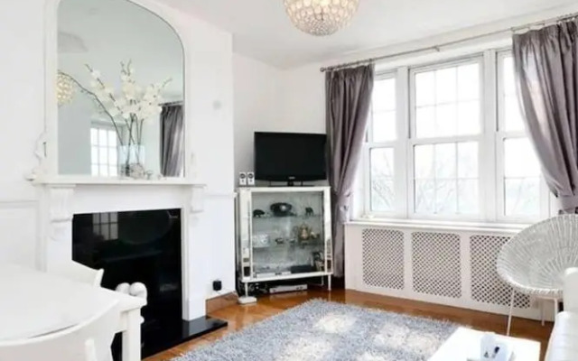 Sunny Flat Between Camden Town & Primrose Hill
