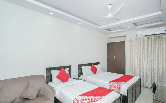 Capital O 2323 Royal Executive Inn