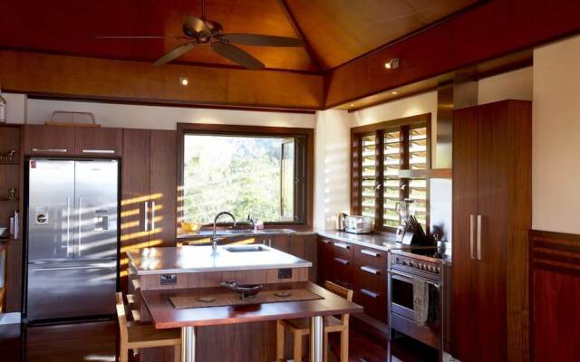 Lotus House