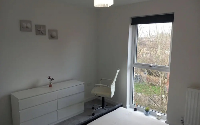 Tranquil Loughton Apartment Retreat