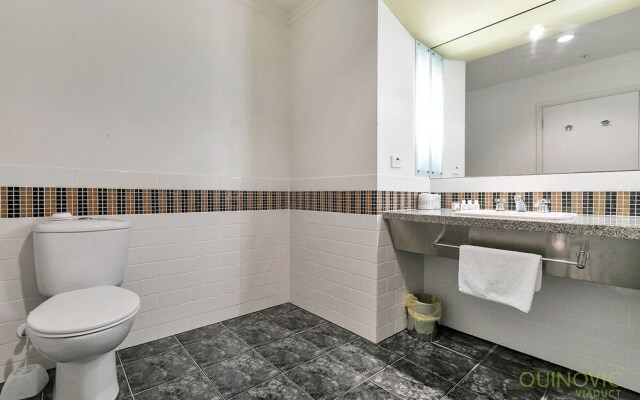 QV Studio with Hotel Amenities Gym and Pool - 924