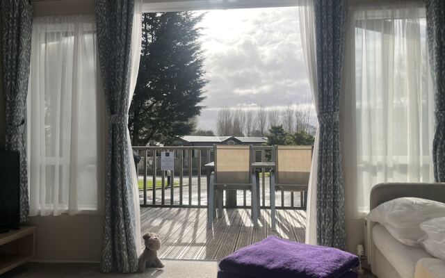 Pet Friendly 2-bed Lodge Near Preston & Blackpool