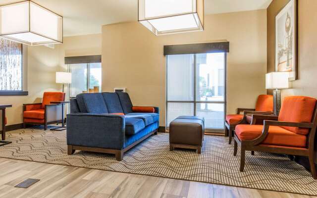 Comfort Suites Fairview Heights - St. Louis