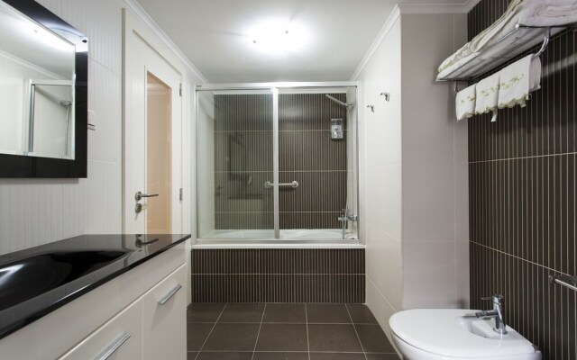 Santa Justa Suite by Homing