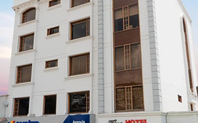 Hotel Ficoa  Real Suites