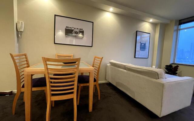 KOZYGURU McMahons Point Amazing Water View Studio + FREE Parking NMP002