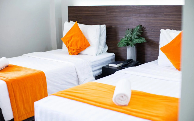 Holiday Suites Hotel & Resort