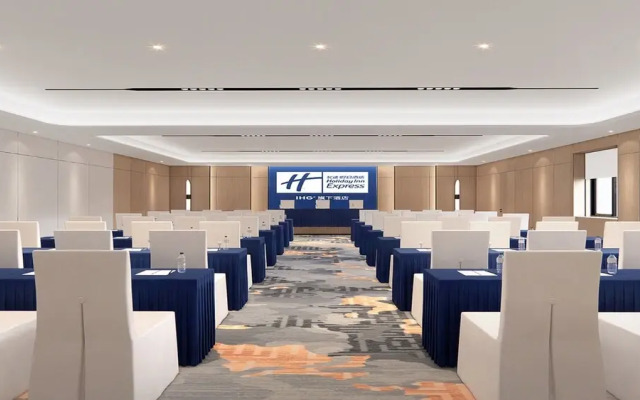 Longyan Liancheng by IHG