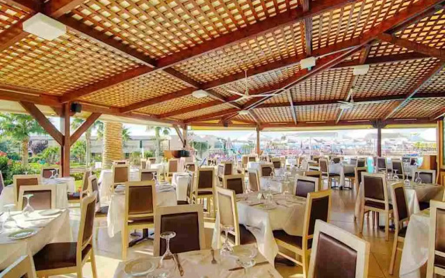 Solimar Aquamarine Resort