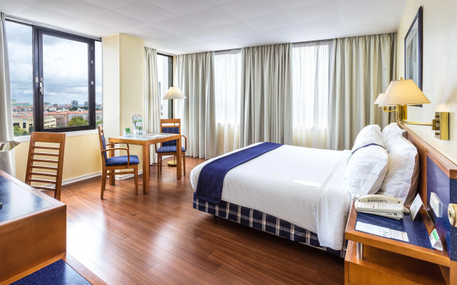Holiday Inn Lisbon by IHG