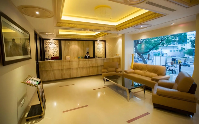 Royal Reve Hotel