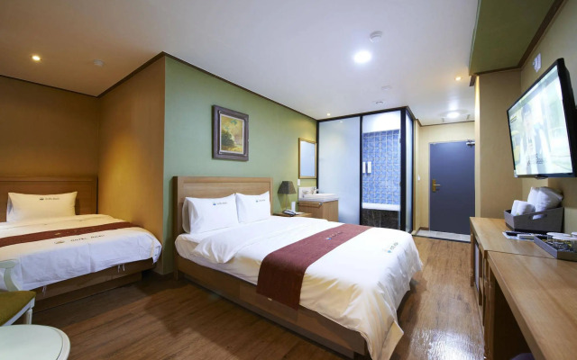 Hotel Noah
