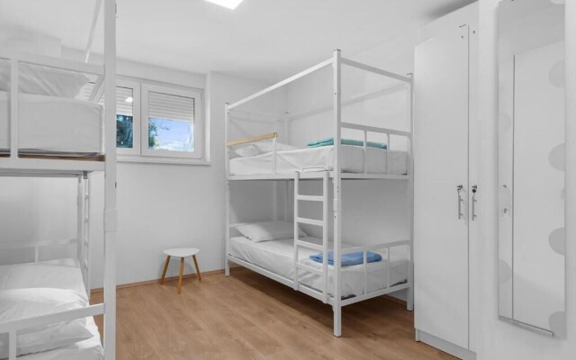 Hostel Elli