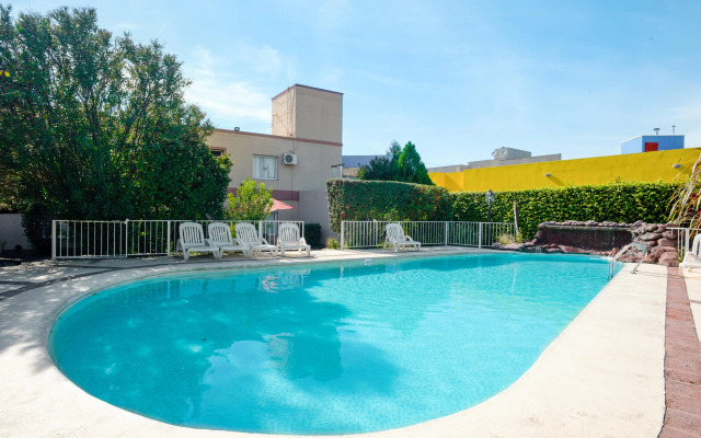 Casa Nostra Hotel