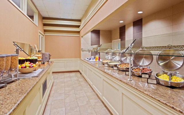 Hilton New Orleans Airport