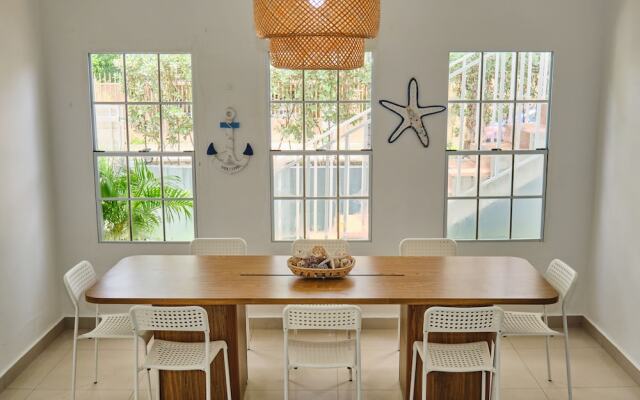 The Pelican Poshtel