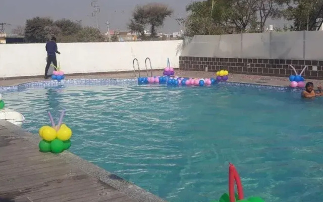 Tanishq Resorts & Restaurant