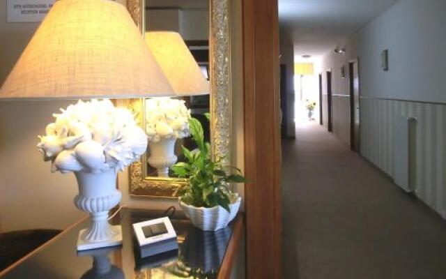 Hotel Carol