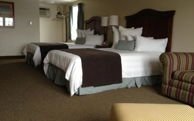 Holiday Hill Inn & Suites