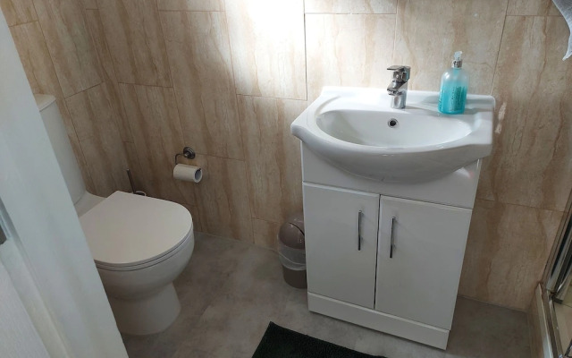 Room-family Room With Private Bathroom