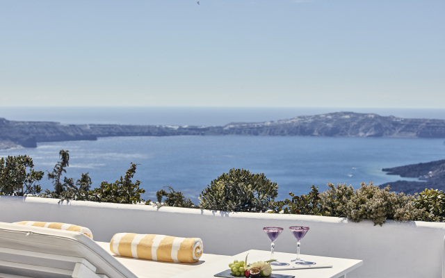 Katikies Chromata Santorini - The Leading Hotels of the World