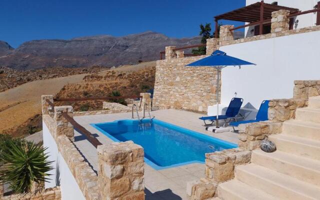 Venus Hill Studio with private pool by the sea