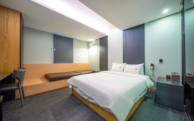 Louis Boutique Hotel