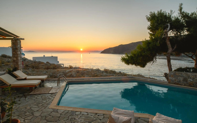 Yperia Hotel