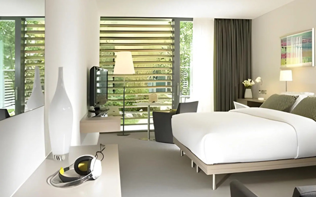 The Gibson Hotel