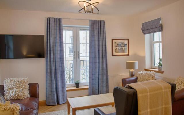 Royal Golf Apartments