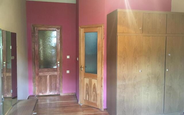 Areguni Guest House