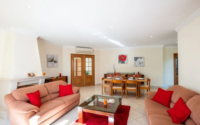 Villa Caly