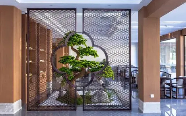 Yangzi Hotel