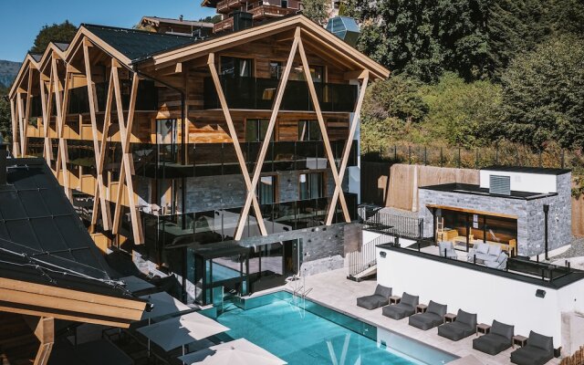 GLEMM by AvenidA Superior Hotel & Residences