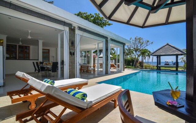 Villa Lovina Beach 2