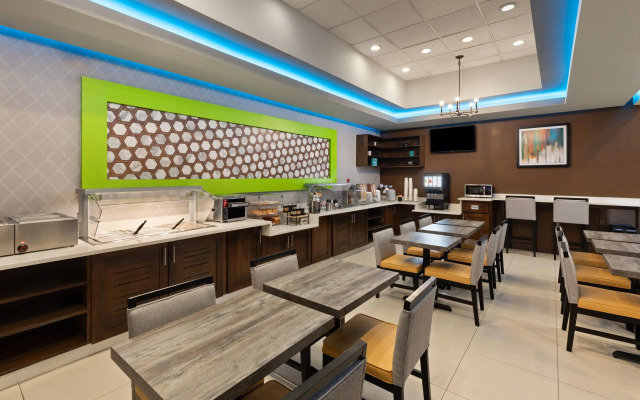 Ramada by Wyndham El Paso