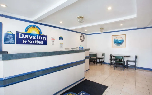 Days Inn By Wyndham Orange Anaheim
