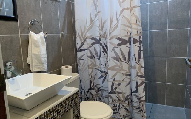 Casa de Lis Hotel & Tourist Information Centre