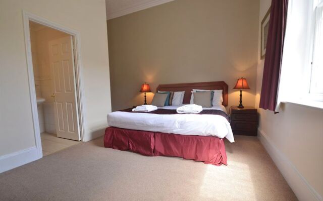 Eversley Hotel