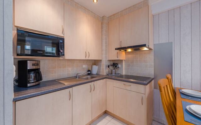 Apartment on 8th Floor With Kitchen