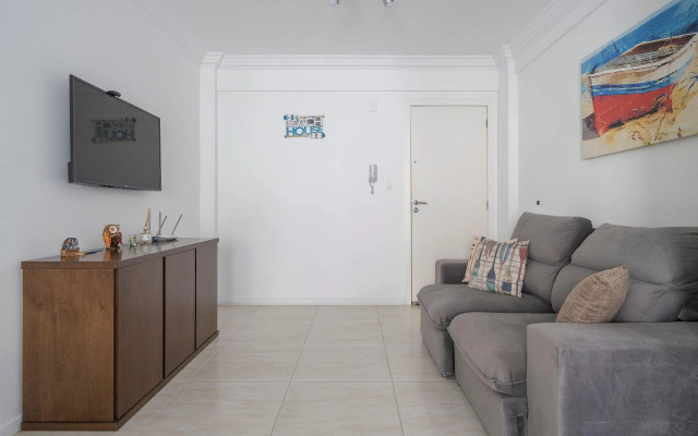 Apto 2Q c/ churrasq. no centro - Bombinhas CAA103