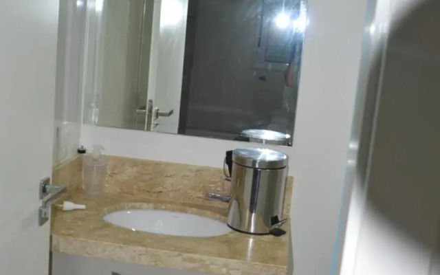 Belíssimo apto 2 suítes com vista para o mar