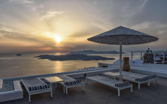 Lilium Santorini Hotel